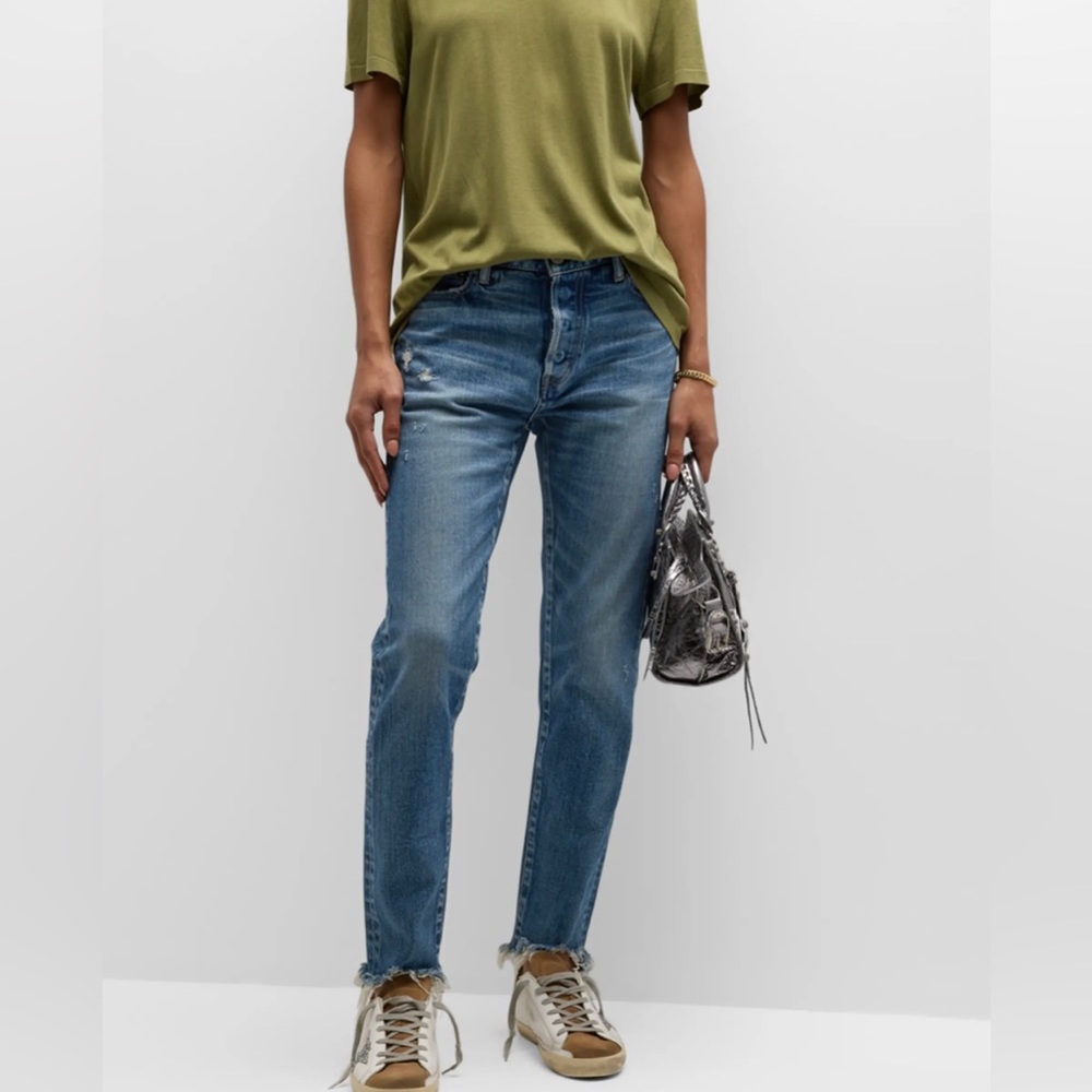 Moussy Vintage mid rise tapered.